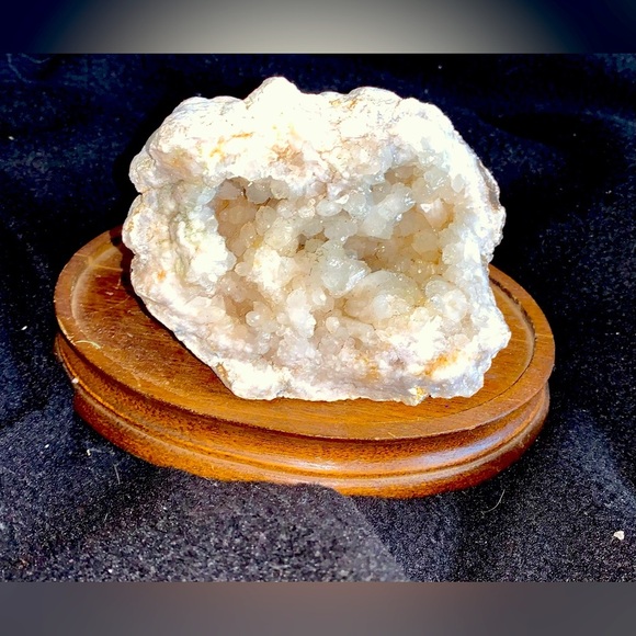 1 3/4 lbs! THUNDER EGG/GEODE Rock - Picture 1 of 9